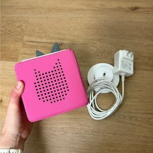 Pink Tonies Gen 1 Box w Charger